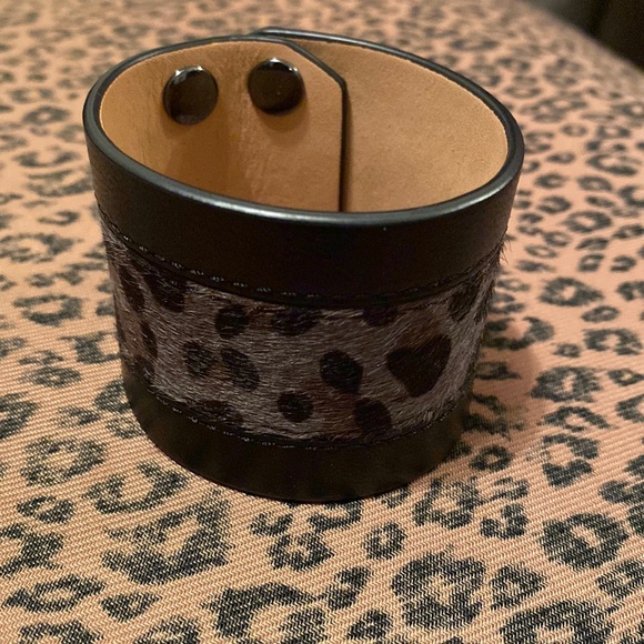New Vince Camuto leather Cuff Bracelet - Picture 1 of 4